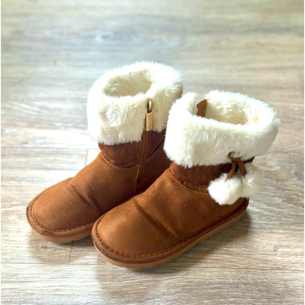 Toddler girl Michael Kors boots size 9